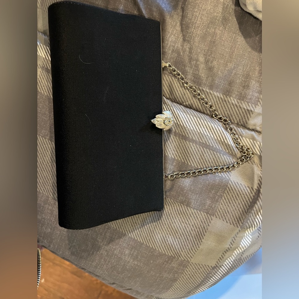 Black clutch